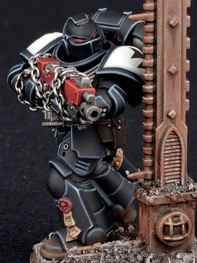 How to Paint Black Templars Armour - Step 7