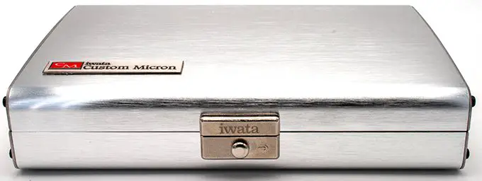 Iwata Custom Micron CM-B Airbrush Review pour miniatures et modèles - Unboxing - Étui