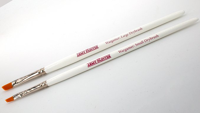 Examen des pinceaux de peintre de l'armée pour les peintres miniatures - Wargamer Drybrushes