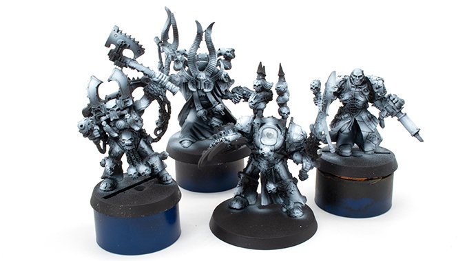 Revue des armoiries pour les modèles de figurines et de jeux de guerre - Kharn, Ahriman, Abaddon, Fabius Bile - Apprêt