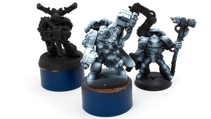 Manteau d'arms Review for Miniatures & Wargames Models - Marneus Calgar, Tech Priest Chaos Assult - Primer