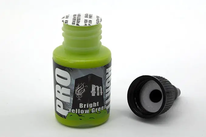 Creature Caster Pro Acryl Reveiew para miniaturas y modelos - Tapón de botella