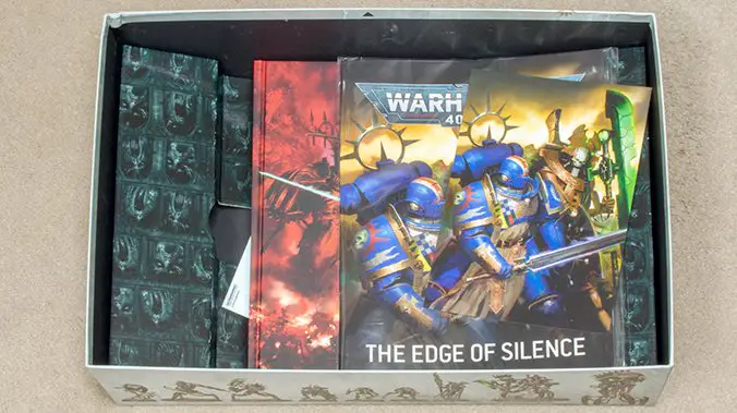 Warhammer 40,000 Indomitus 40K - Folletos en caja