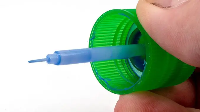 So füllen Sie Lücken und Nähte bei Miniaturen - Sprue Goo Brush