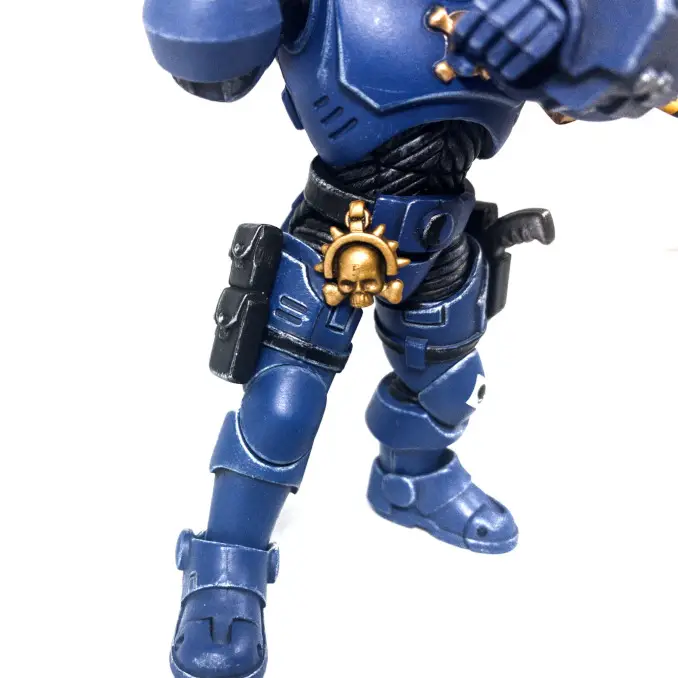 JoyToy Space Marine Infiltrators Action Figures Brother Ruban Gambe Dettagli