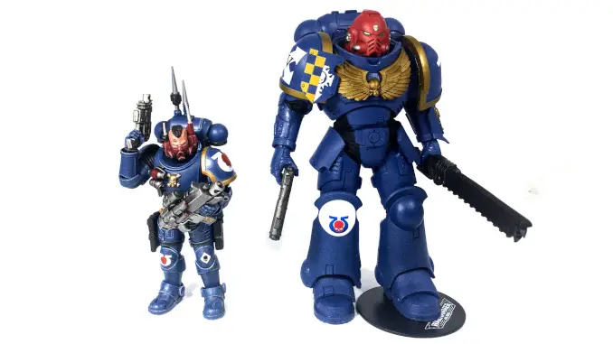 JoyToy Space Marine Infiltrators Figuras de acción Comparación de tamaño MacFarlane Primaris Space Marine