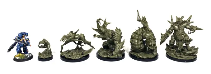 Epic Encounters Hive of the Ghoul-kin Review Comparaison de la taille des miniatures