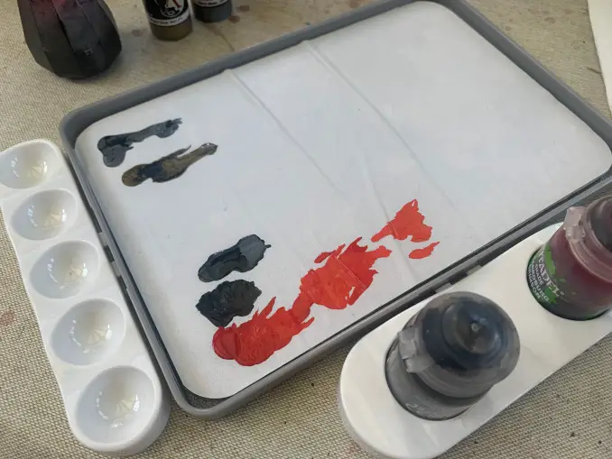 Is this normal for a redgrassgames wet pallet? The pigment leaking