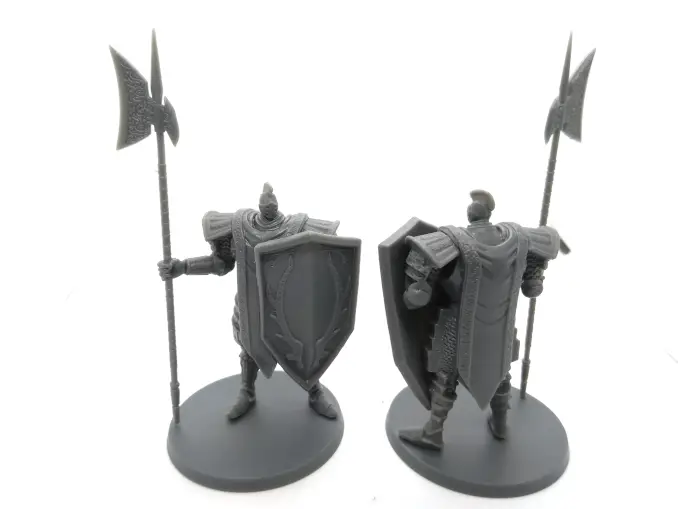 Centinelas en miniatura del juego de mesa Dark Souls