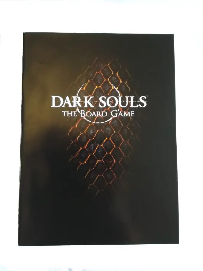 Portada del libro de reglas del juego de mesa Dark Souls