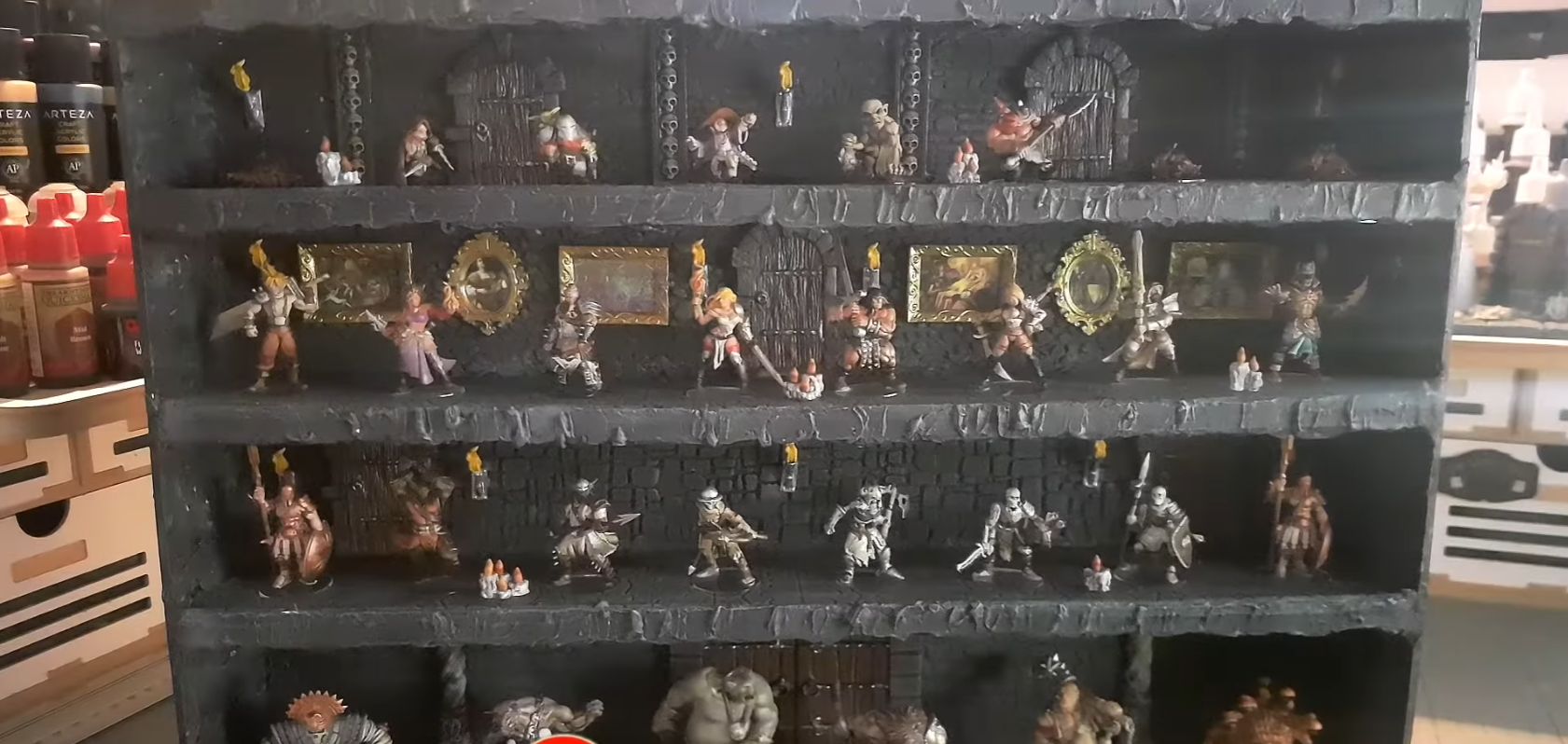 Best Display Cases for Miniatures, 3D Prints & Wargames Models - FauxHammer
