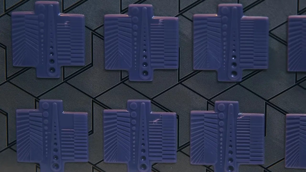 Sharp-resin test prints on the Anycubic Photon Mono 4 build plate