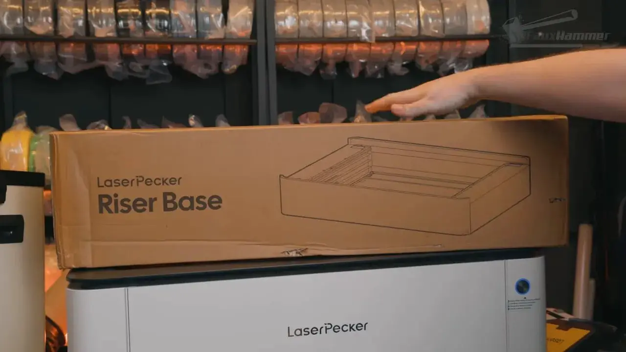 LaserPecker LX2 riser base box packaging