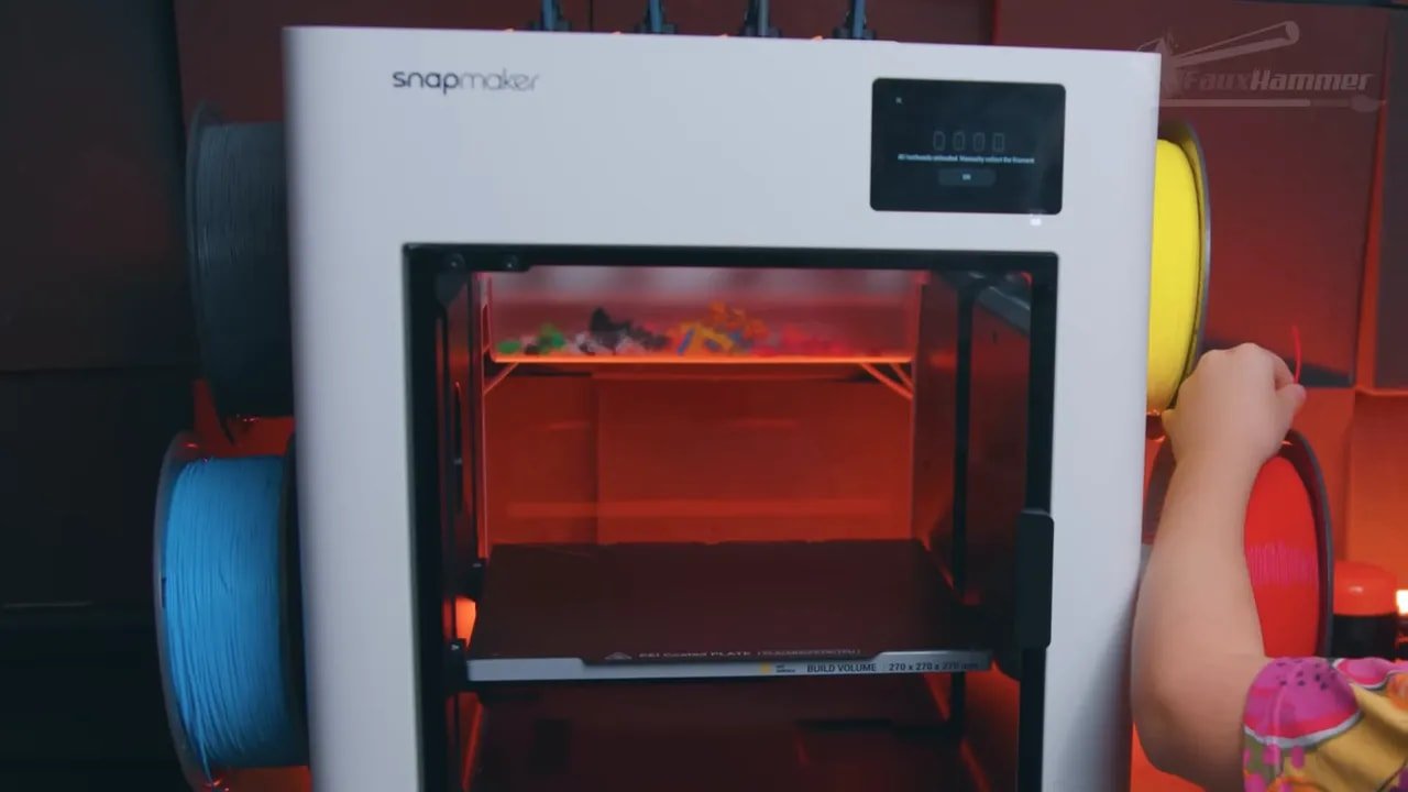 Snapmaker U1 front window view into the build chamber