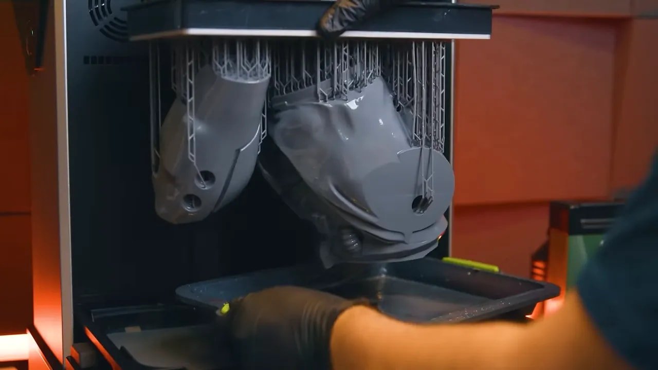 Close-up of the Uniformation Gk3 Ultra handling large resin prints during wash and cure