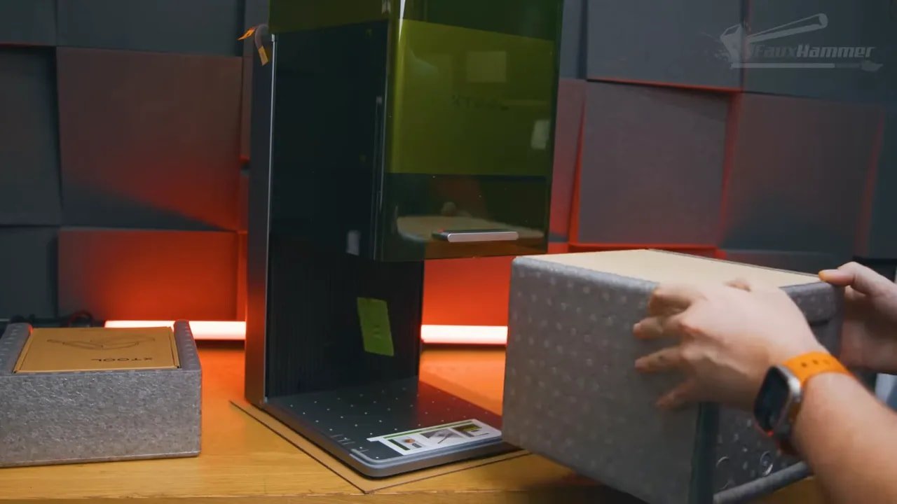 Placing a material panel inside the xTool F1 Ultra enclosure